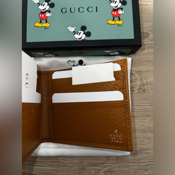 Gucci x Disney Wallet Mini GG Supreme Mickey Mouse Beige - Picture 3 of 9